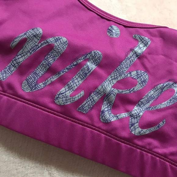 Nike Dri-Fit Sports Bra - Picture 4 of 5